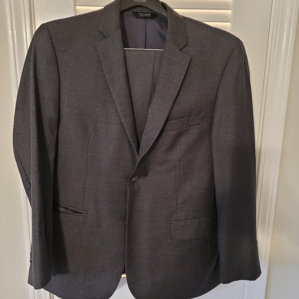 Joseph A Bank Traveler Suit 42R, 36/32 Pant